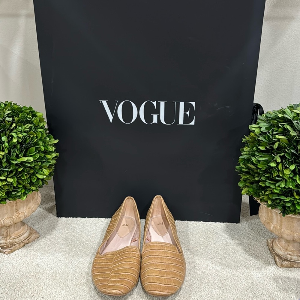 H&M croc print tan loafer with grosgrain ribbon trim